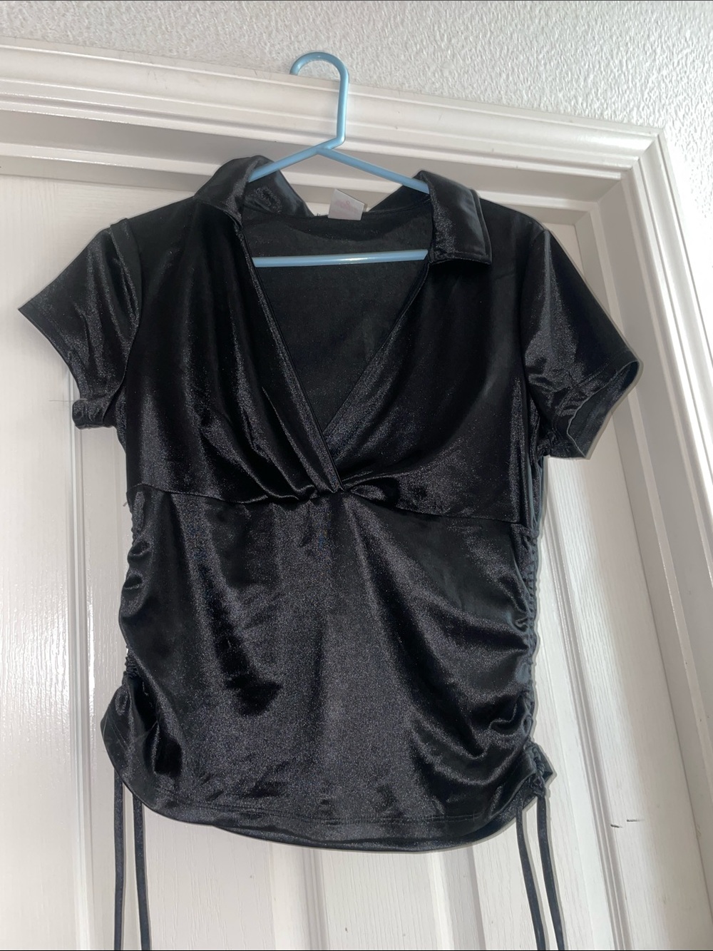 No Boundaries Black Short-Sleeve Collared Wrap Top